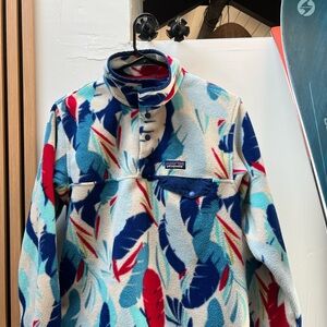 Patagonia women’s pullover size M